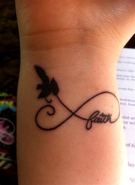 infinitos tatuajes con nombres|88 Ideas para Tatuajes de Infinito +Significado » 2024。